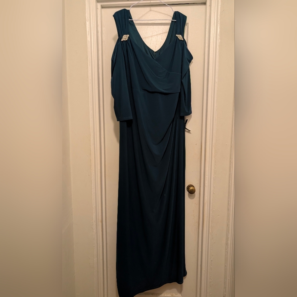 Long Sleeve Emerald Green Cold-Shoulder Evening Gown